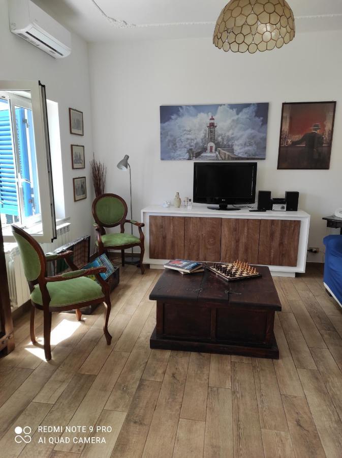 La Casa Di Giulio - Holiday Home Изола деле Фемине Екстериор снимка