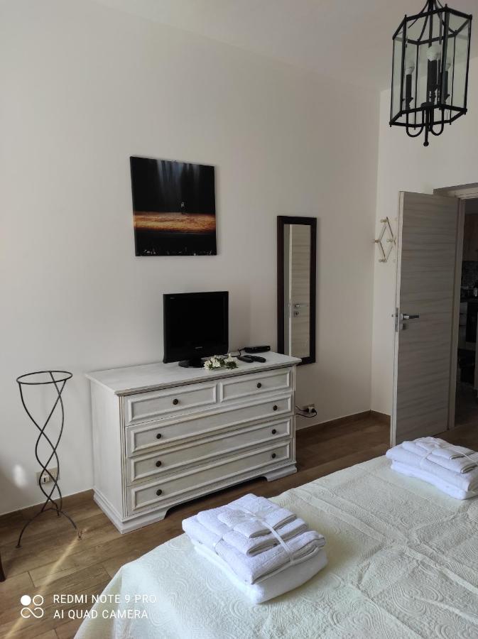 La Casa Di Giulio - Holiday Home Изола деле Фемине Екстериор снимка